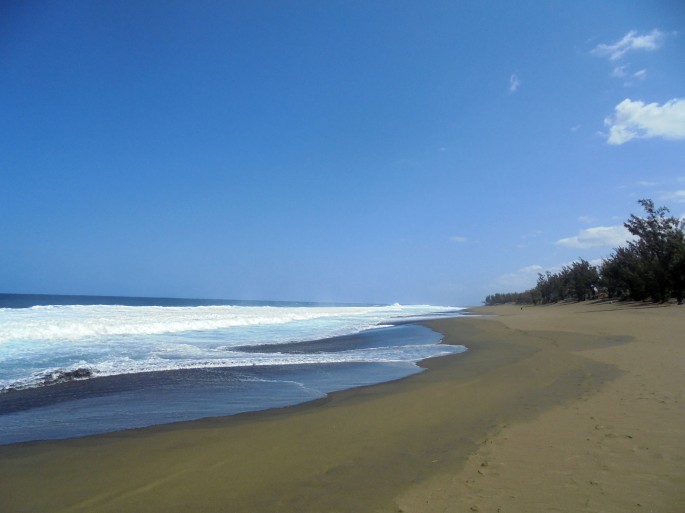 Plage de sable noir, L'Etang-salé, Ile de la Réunion